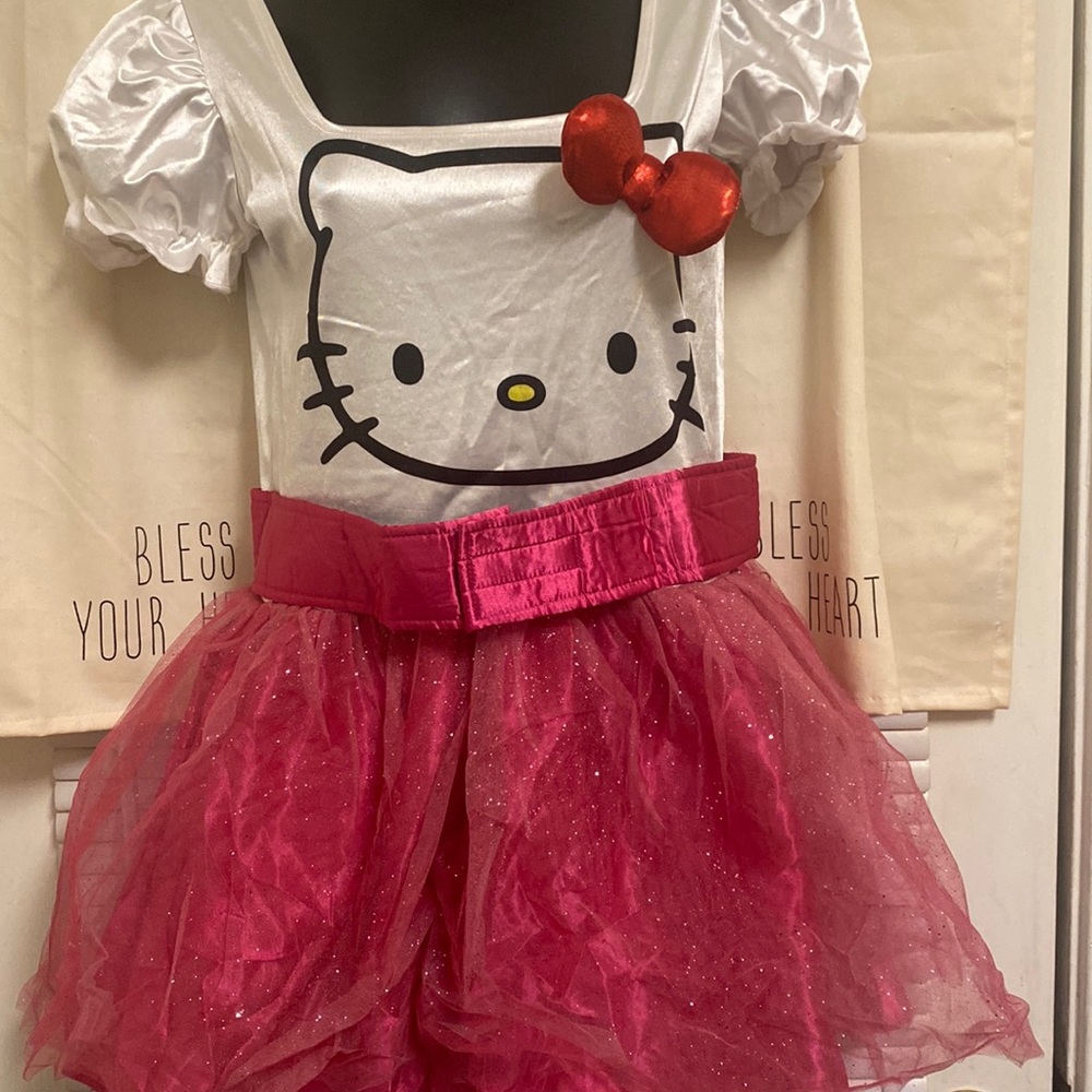 Vintage hello kitty tutu dress with belt have little wear.